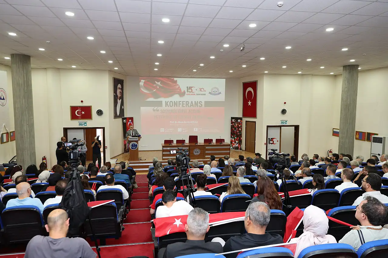 ERÜ'de 15 Temmuz'a felsefi bakış! Dikkat çeken konferansta önemli mesajlar verildi