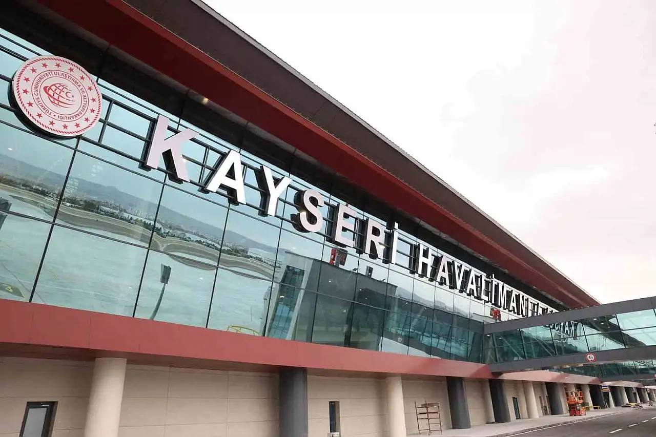 Kayseri Havalimanı yılın ilk yarısında 1.2 milyon yolcuya hizmet verdi!