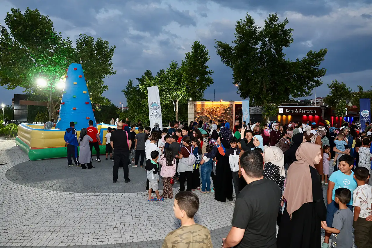 Hacılar meydanından renkli görüntüler!