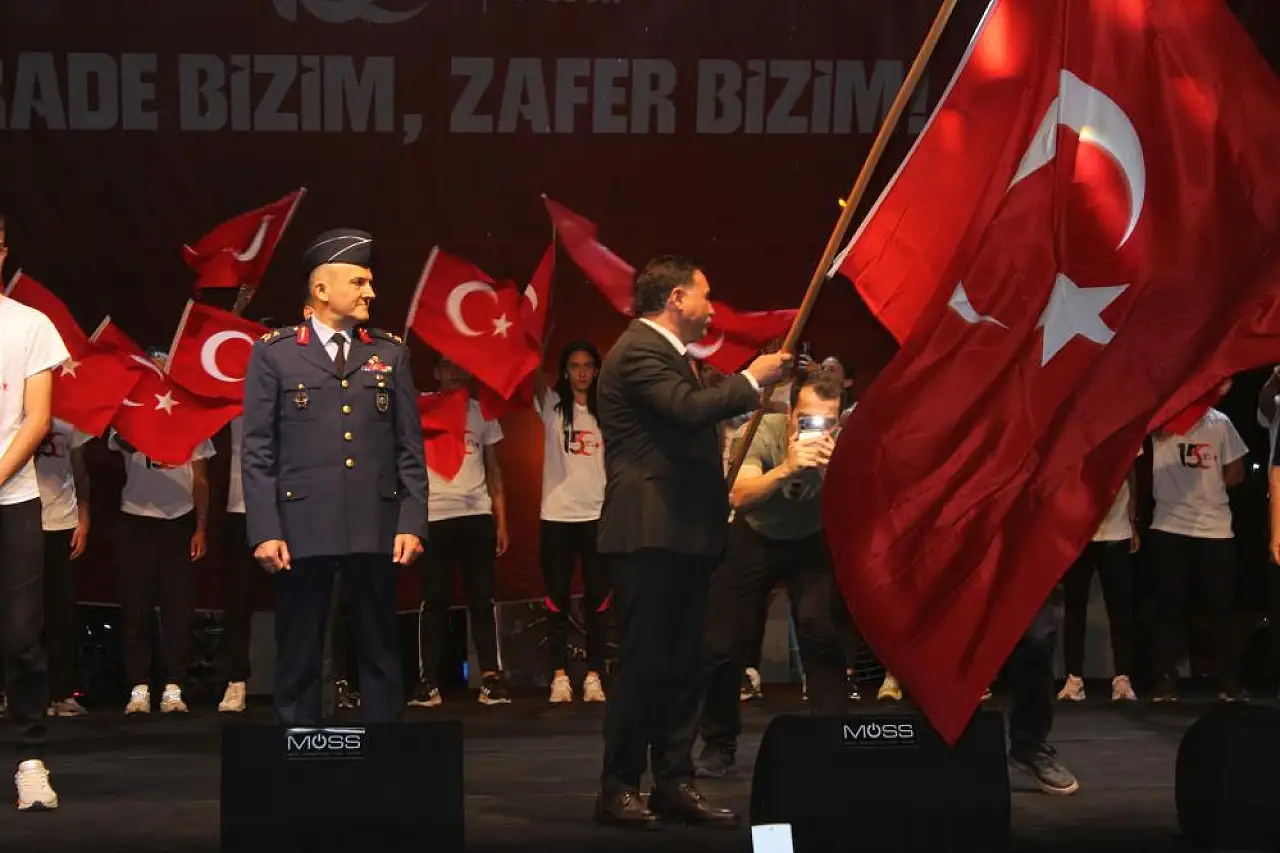 Kayseri'de 15 Temmuz ruhu yeniden yaşandı: Binler meydanda bir araya geldi!