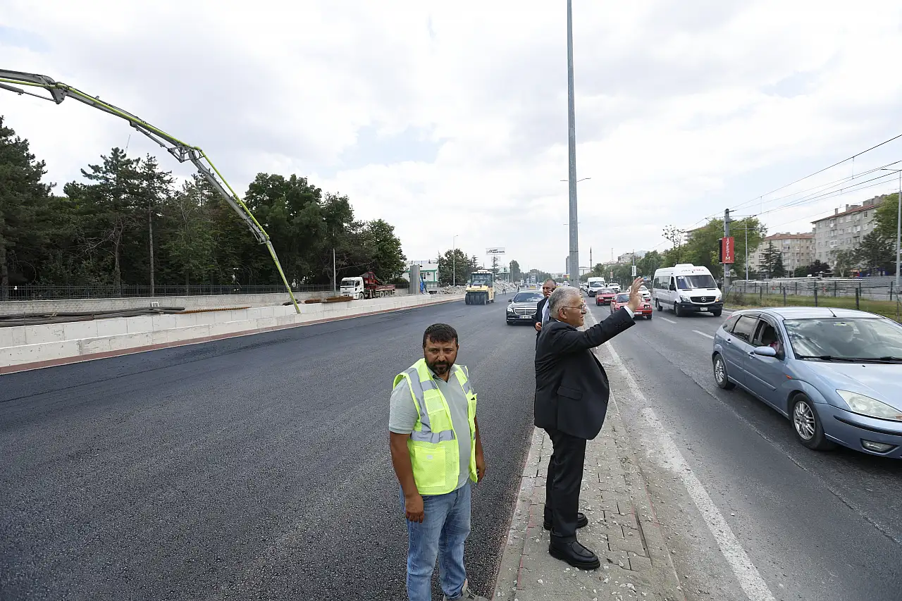 Kayseri'nin üst geçit projesinde sona doğru: Asansörlü sistem hizmete giriyor!