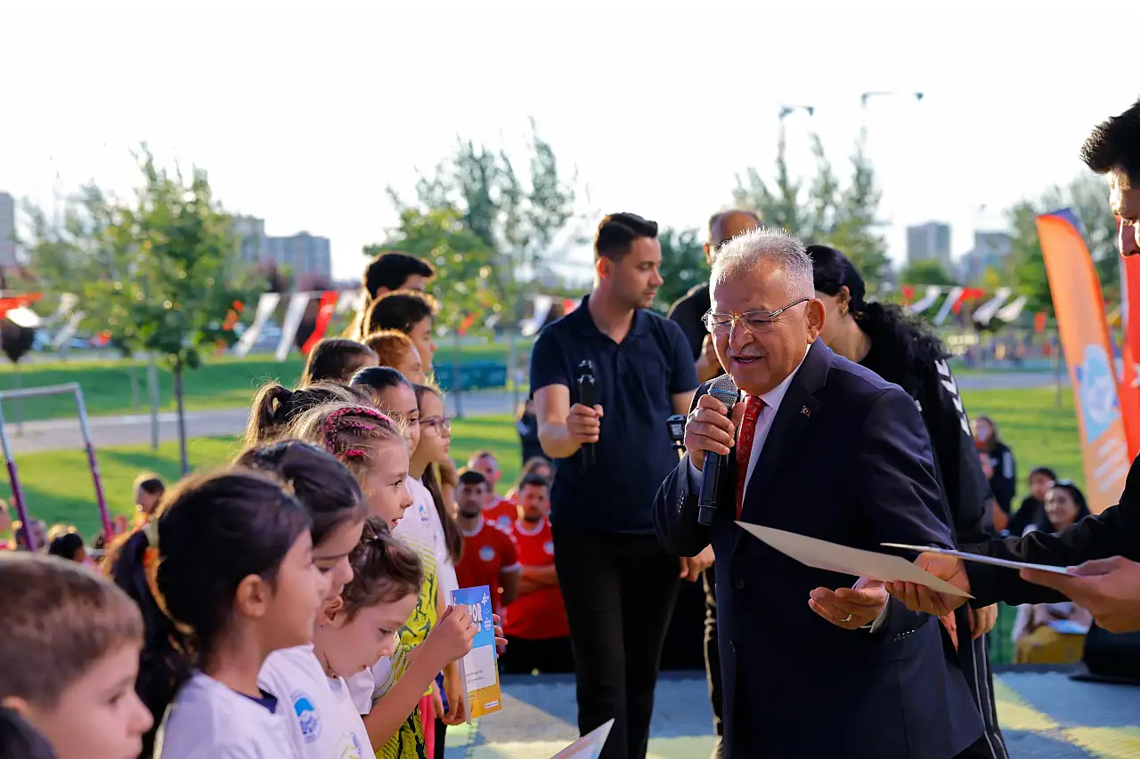 Başkan duyurdu: Yaz Spor Okulları binlerce öğrencinin buluşma noktası oldu!