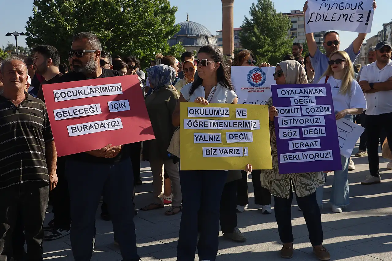 Eğitim kurumu konkordato ilan etti: Veliler ve öğretmenler hak arayışını şehir merkezine taşıdı