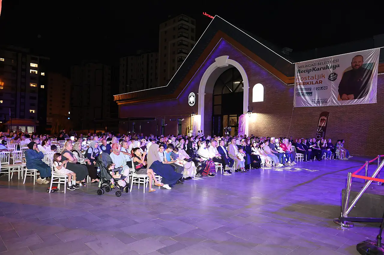 Nostaljik şarkılar Melikgazi'de kulakların pasını sildi!
