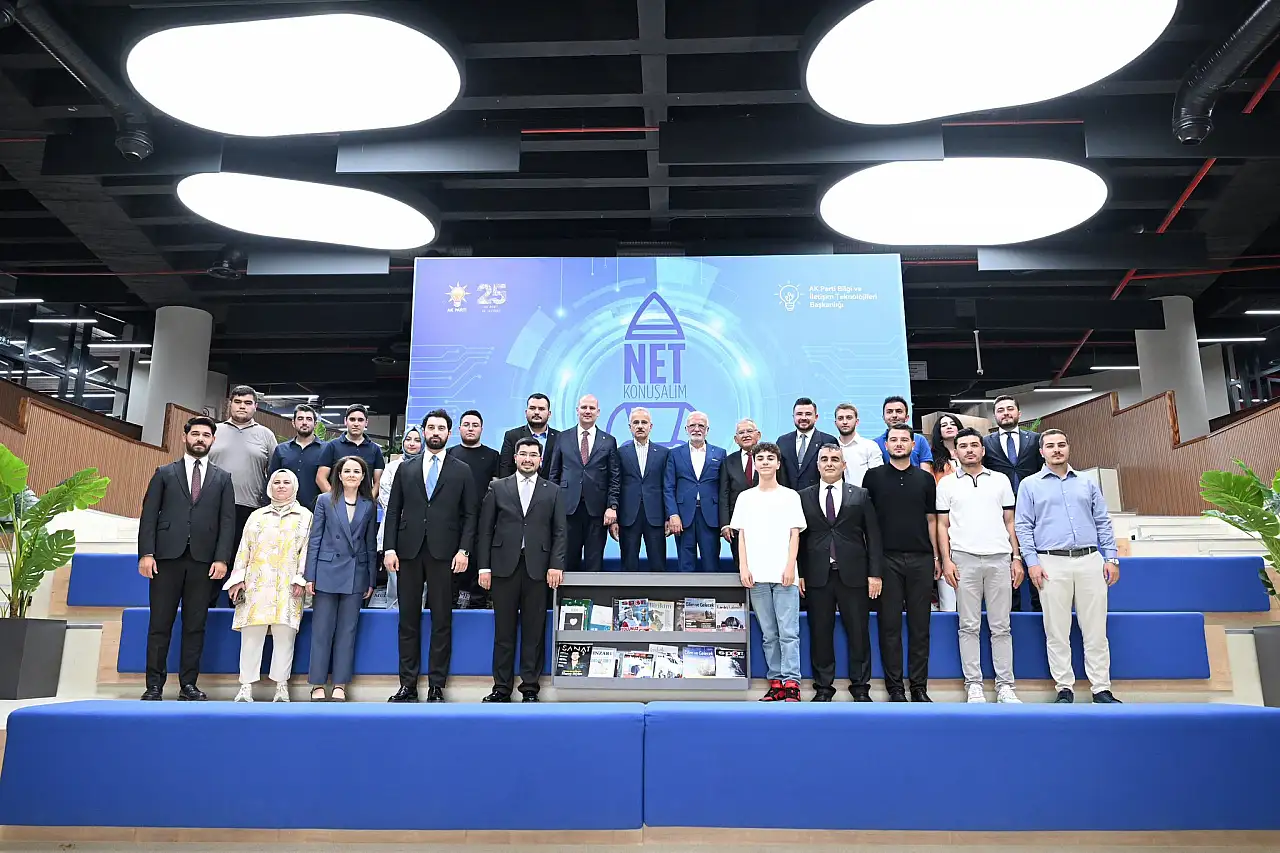 'Net Konuşalım' programında Kayseri'deki gençler bir araya geldi