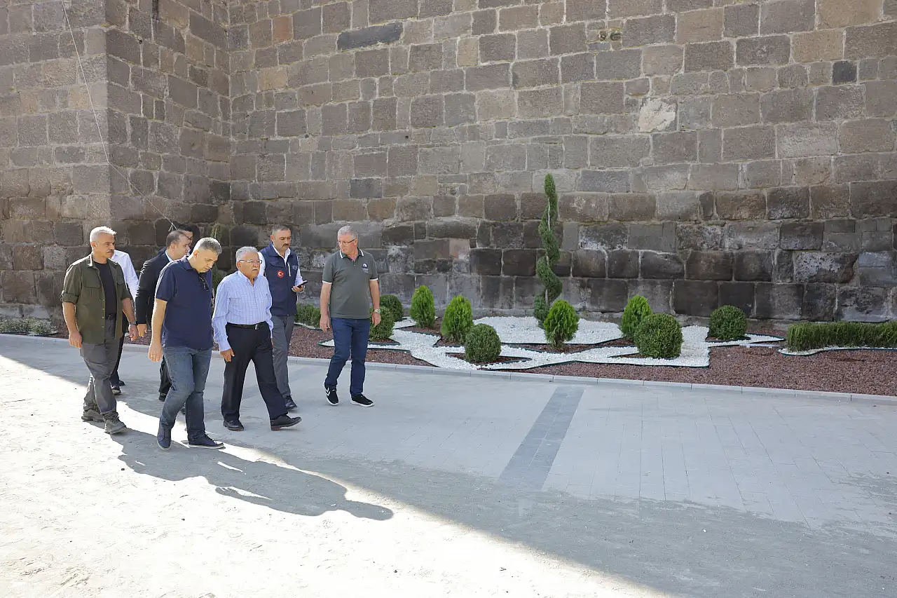 Büyükkılıç'tan meydan çalışmalarına yakın takip