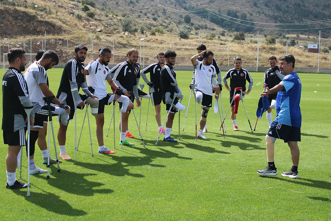 Dünya şampiyonları Erciyes'e çıktı! Meksika'ya gitmeden mesajı verdiler