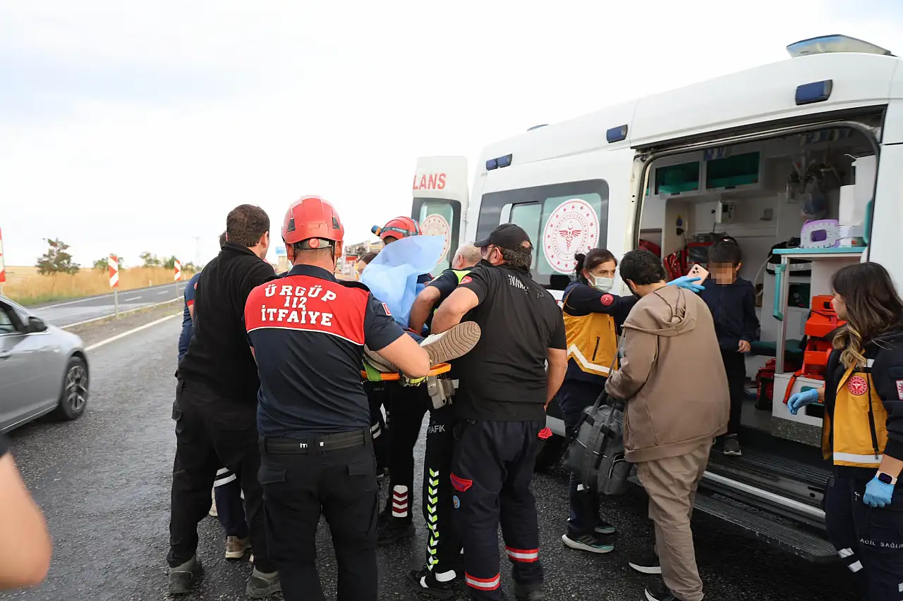 Nevşehir-Kayseri yolunda feci kaza! Otomobil şarampole savruldu: 6 yaralı