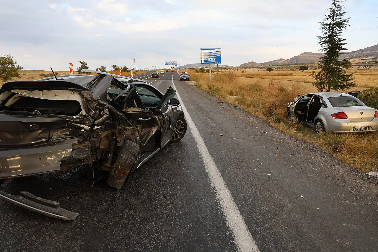 Nevşehir-Kayseri yolunda feci kaza! Otomobil şarampole savruldu: 6 yaralı