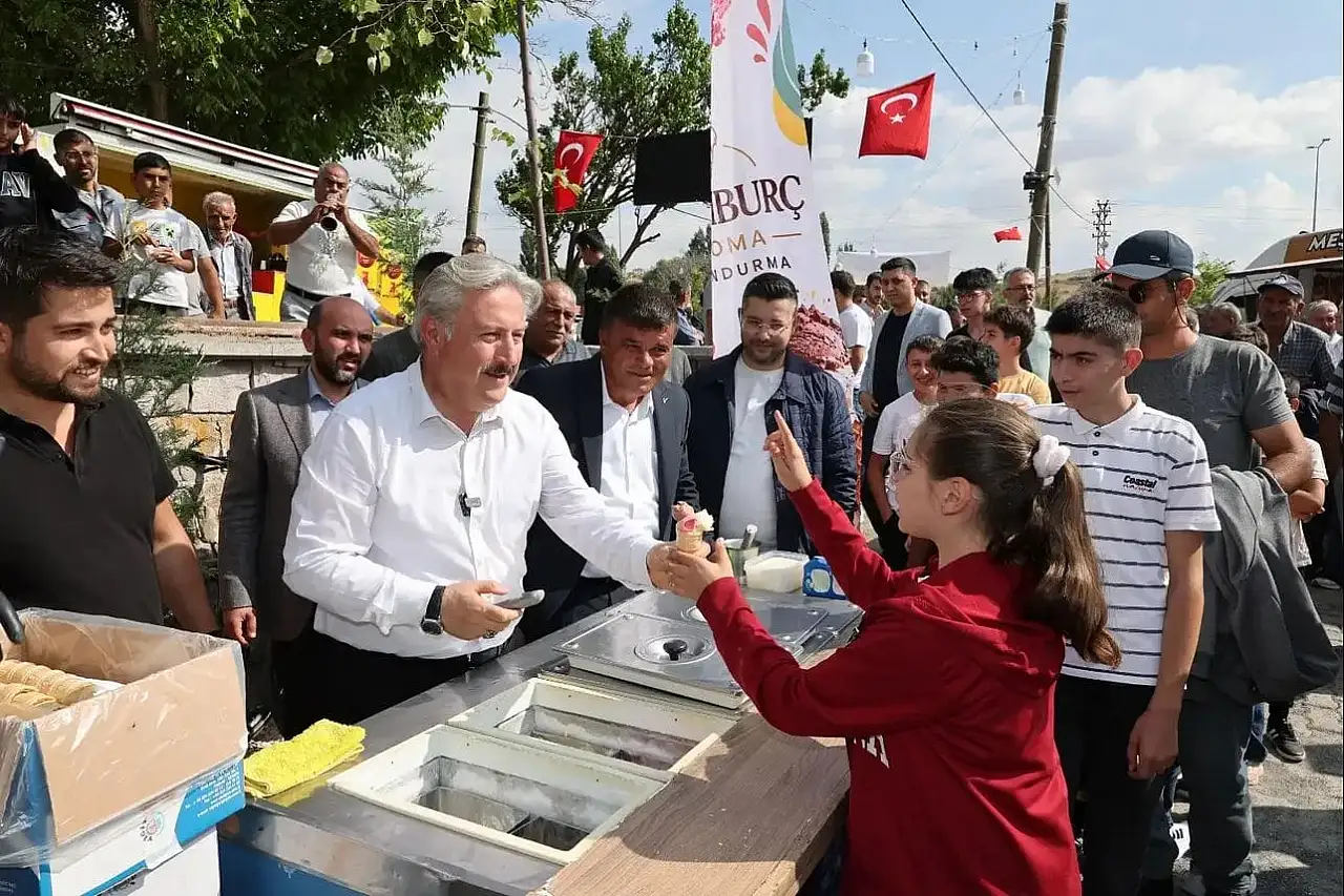 Kayseri'de şenlikte sürpriz açıklama! Palancıoğlu 'Yakın zamanda' diyerek duyurdu