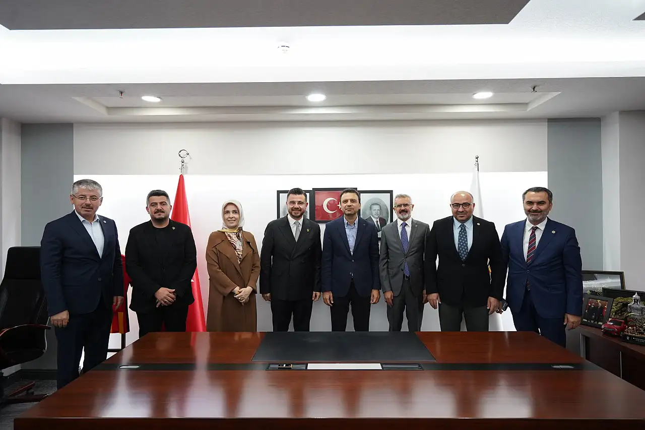 AK Parti heyetinden Kayseri'de temaslar: Milletvekilleri İl Başkanlığında ağırlandı
