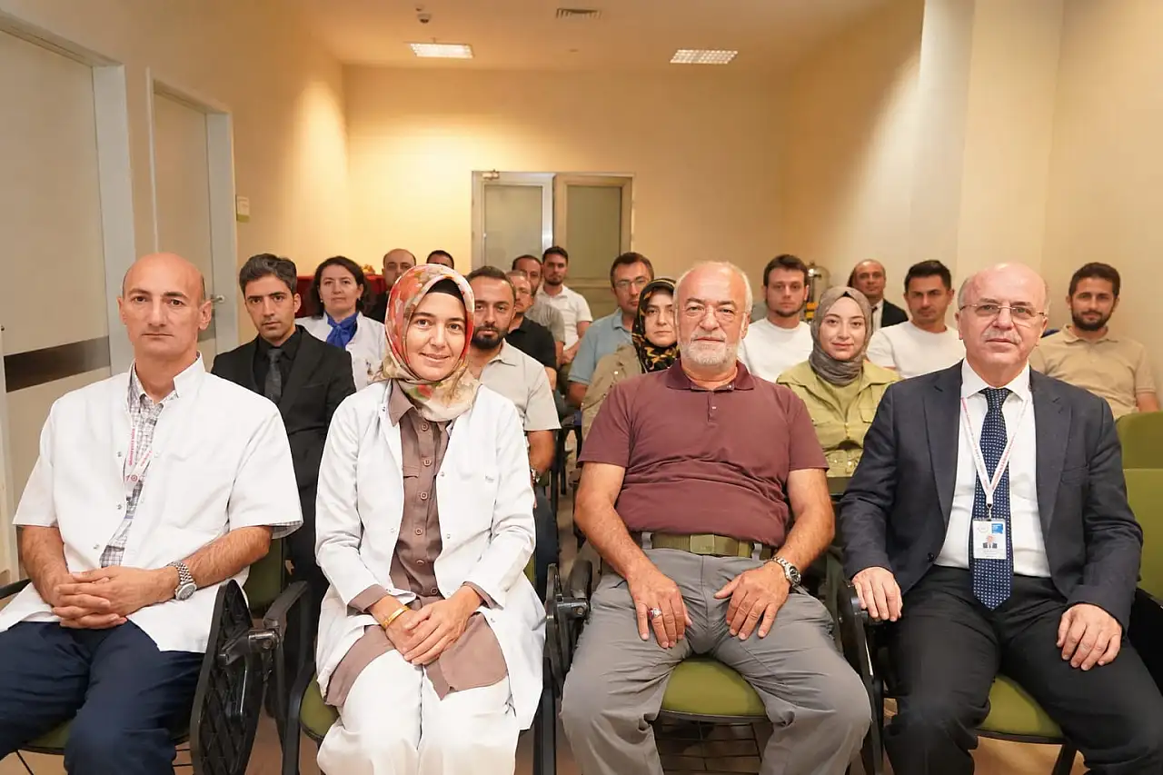 Kayseri Şehir Hastanesi'nde Kupa Tedavisi Eğitimi gerçekleştirildi!