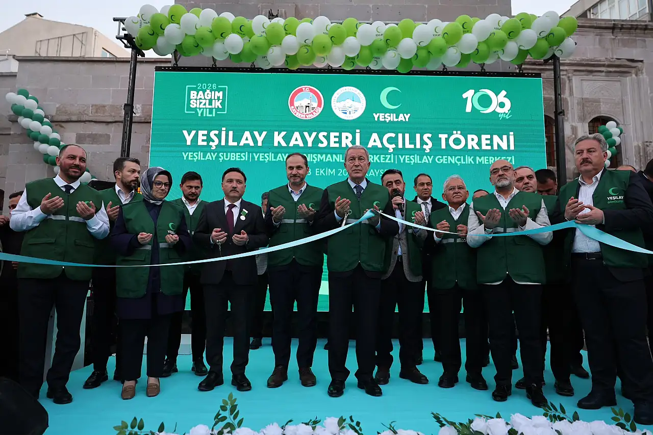 Kayseri Valisi Gökmen Çiçek'e büyük onur! 40 yıllık özel ödülün sahibi oldu