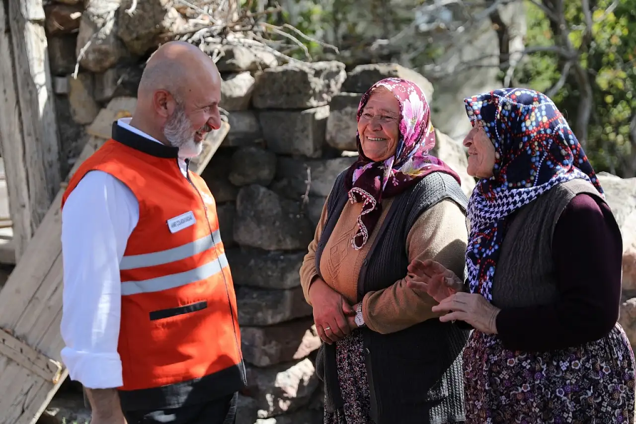 Kırsaldaki mezarlıklar için yeni gelişme: Başkan Çolakbayrakdar duyurdu!