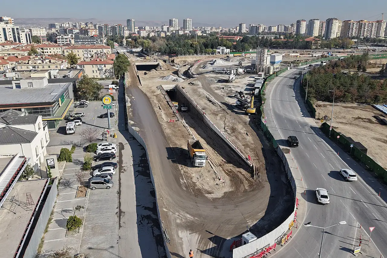 Başkan Büyükkılıç'tan Kartal Kavşağı Şantiyesine sabah ziyareti!