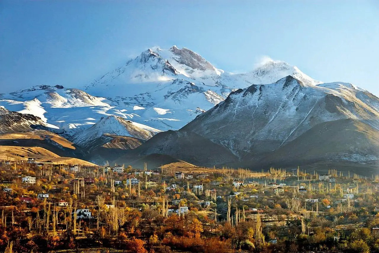 Kayseri'de ilçe krizi: Koca bir ilçe, başka bir ilçenin mahallesine mi bağlı?