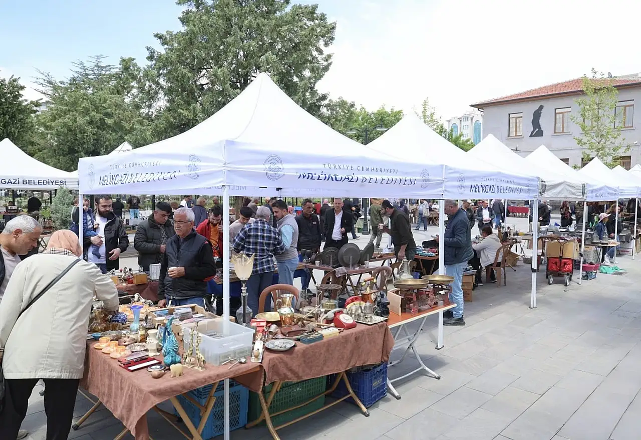 Kayseri'de Antika Pazarı kuruldu!