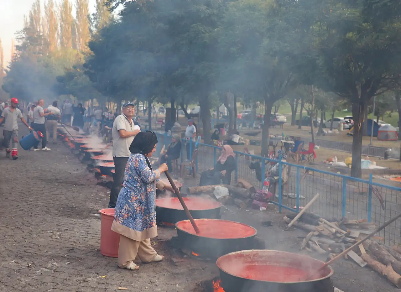Melikgazi'de salça kaynatma günleri rekor katılımla sona erdi!