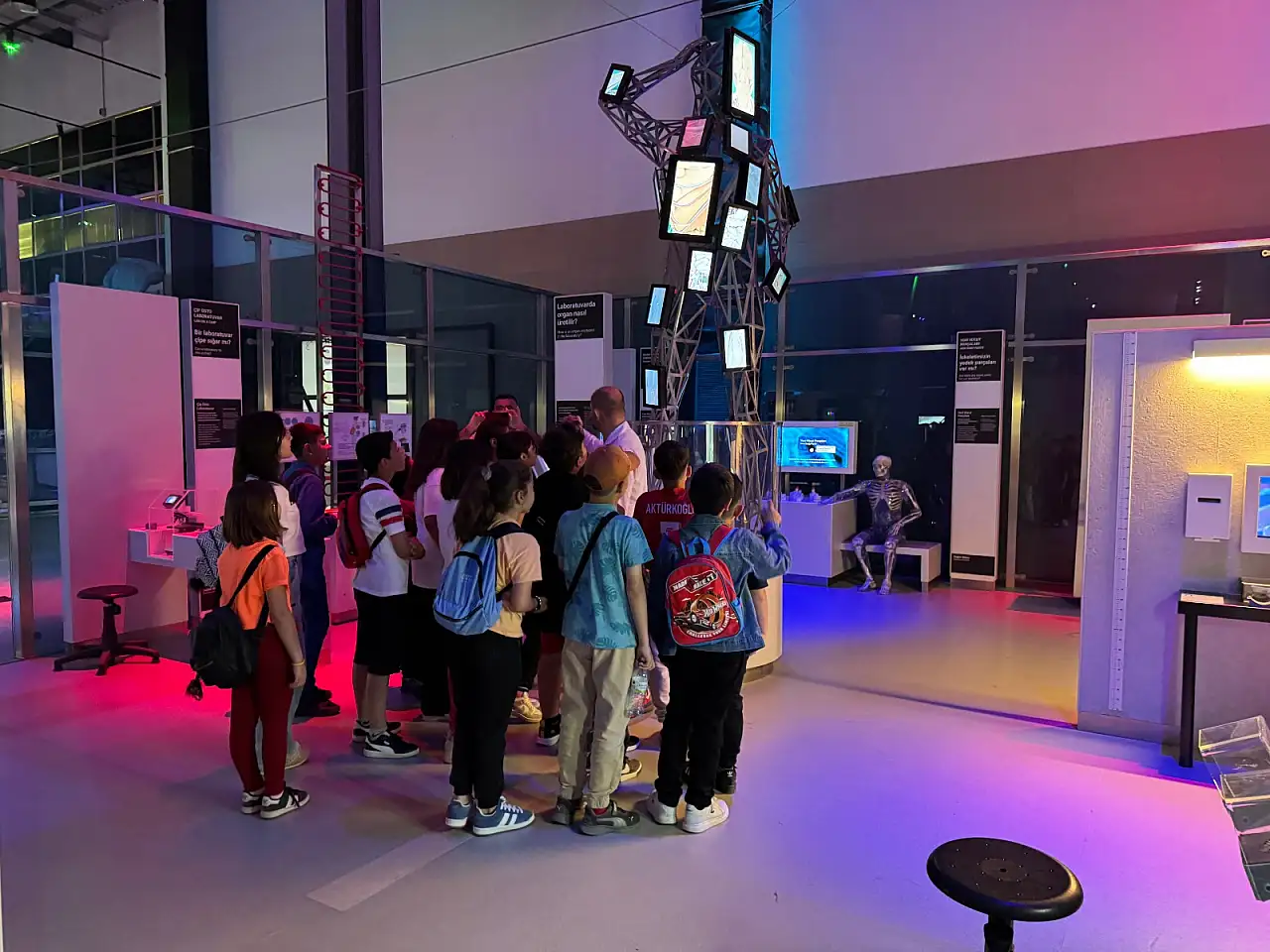 Kayseri Bilim Merkezi, minik zihinleri bilimle buluşturuyor