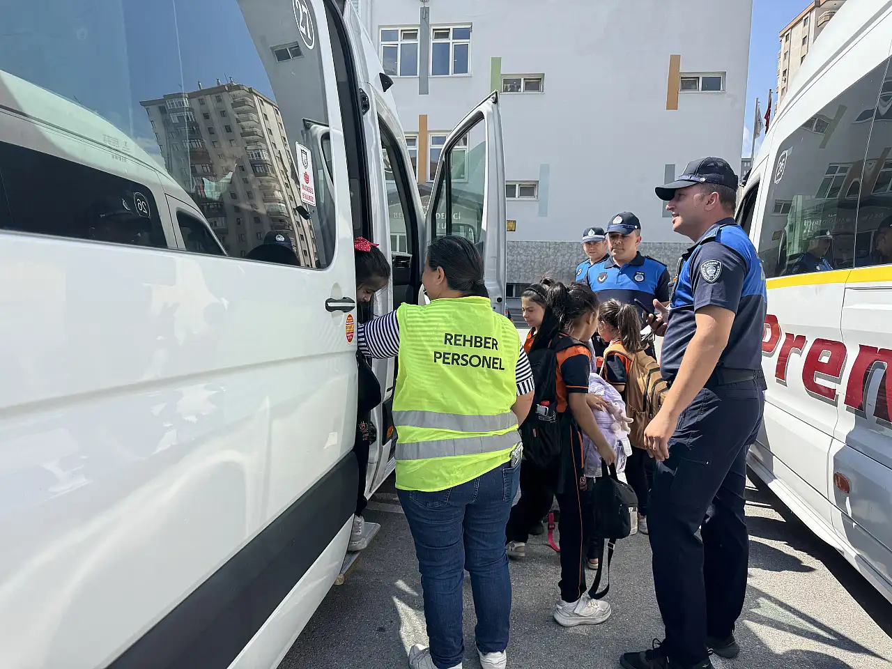 Kayseri'de okul servislerine mercek: Büyükşehir sahada!
