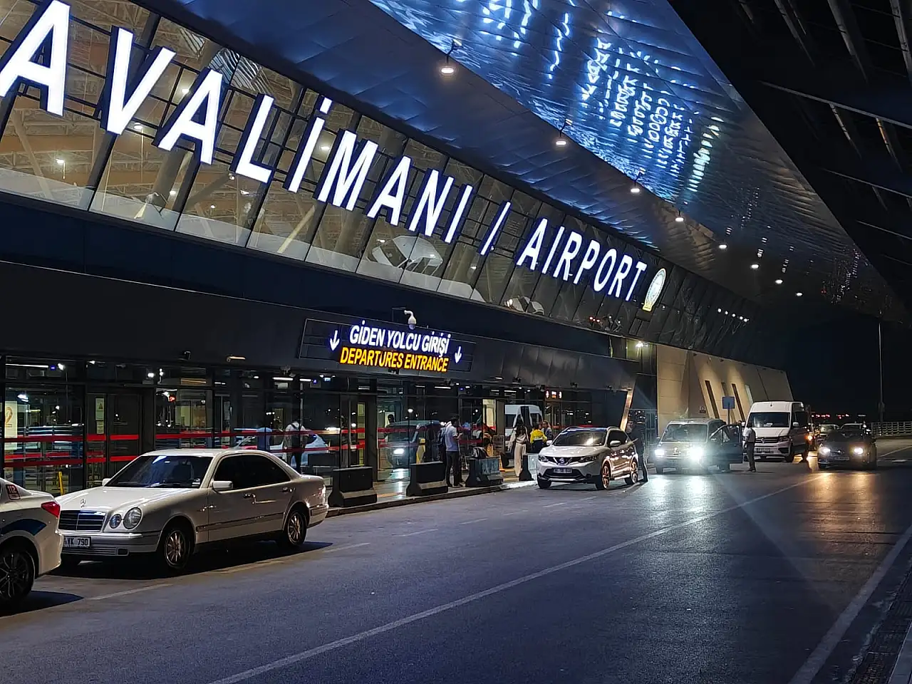 Orta Anadolu'nun ulaşım üssü: Kayseri Havalimanı'nda trafik uçuşa geçti!