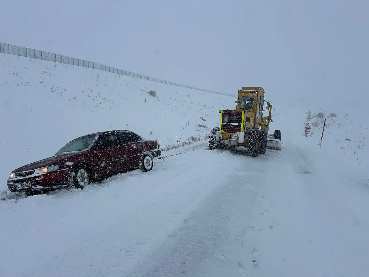 Kayseri'de 7 ilçede 61 mahalle yolu ulaşıma açıldı!