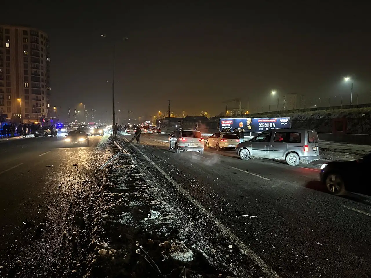 Melikgazi'de arka arkaya 3 kaza: Karanlık yol zincirleme kazaya neden oldu!