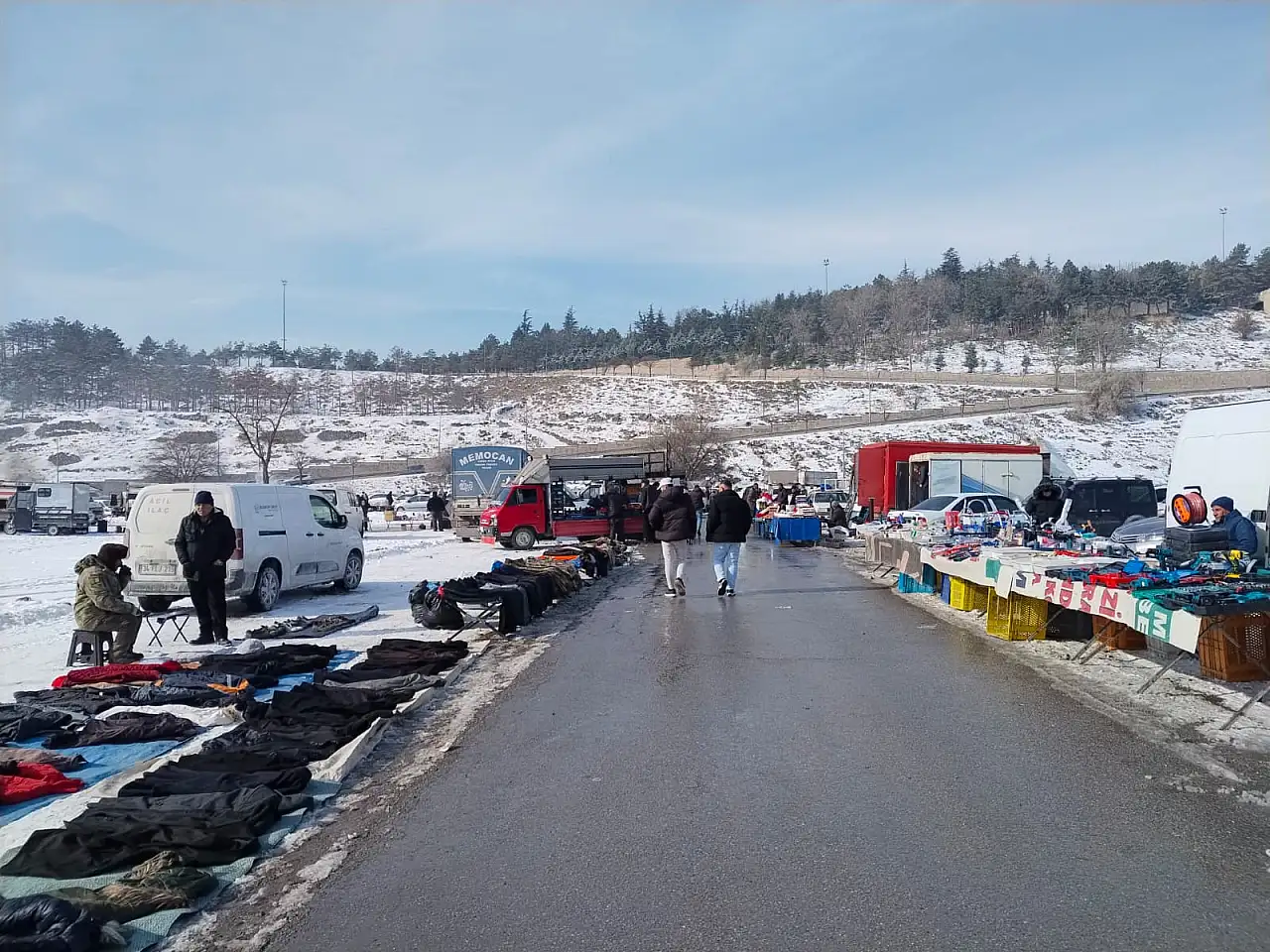 Kayseri'de soğuk havanın etkisiyle bu Pazar boş kaldı!