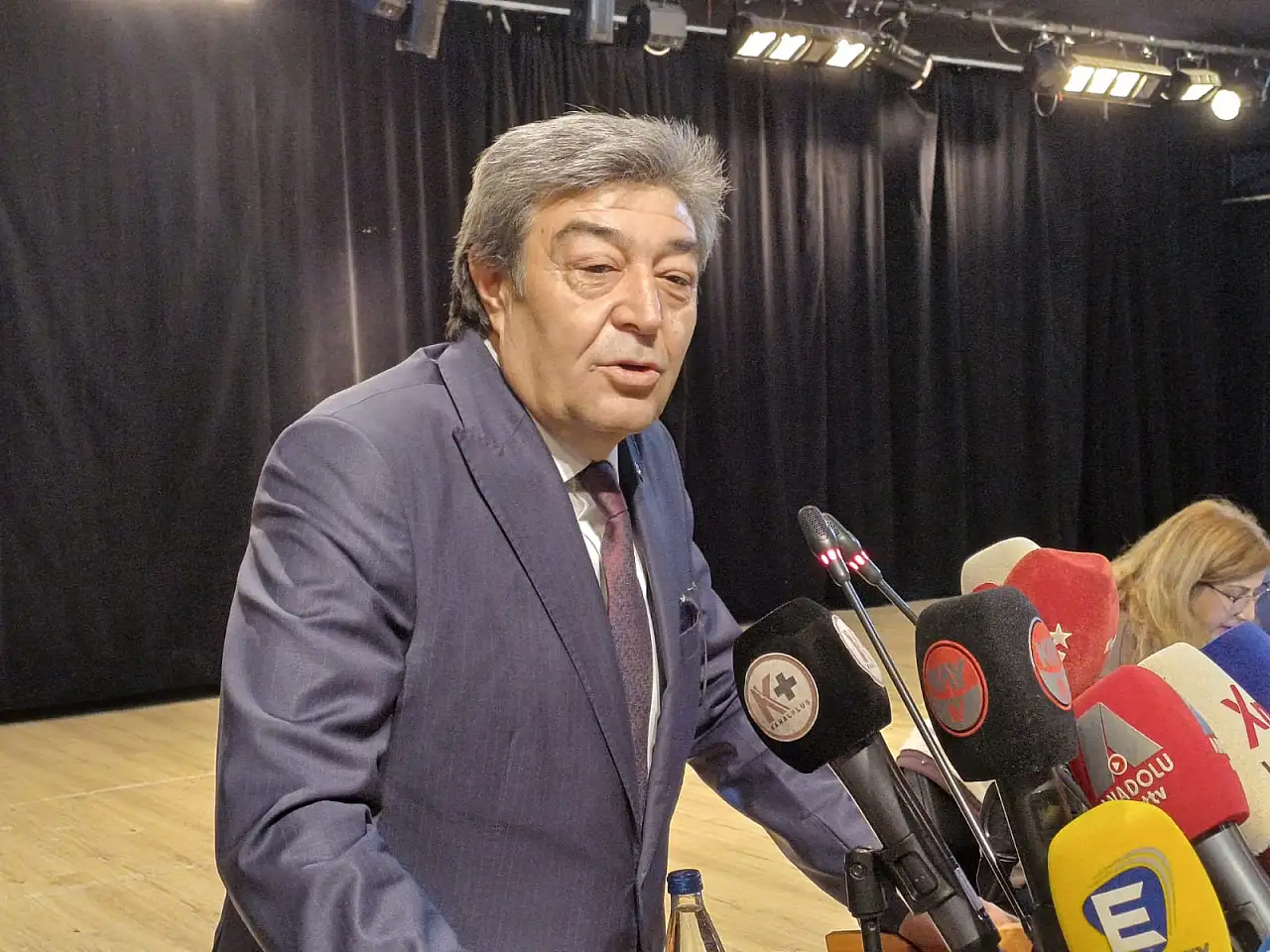 Mobilyacılar Odasında Başkan Sarıkaya yeniden seçilerek güven tazeledi