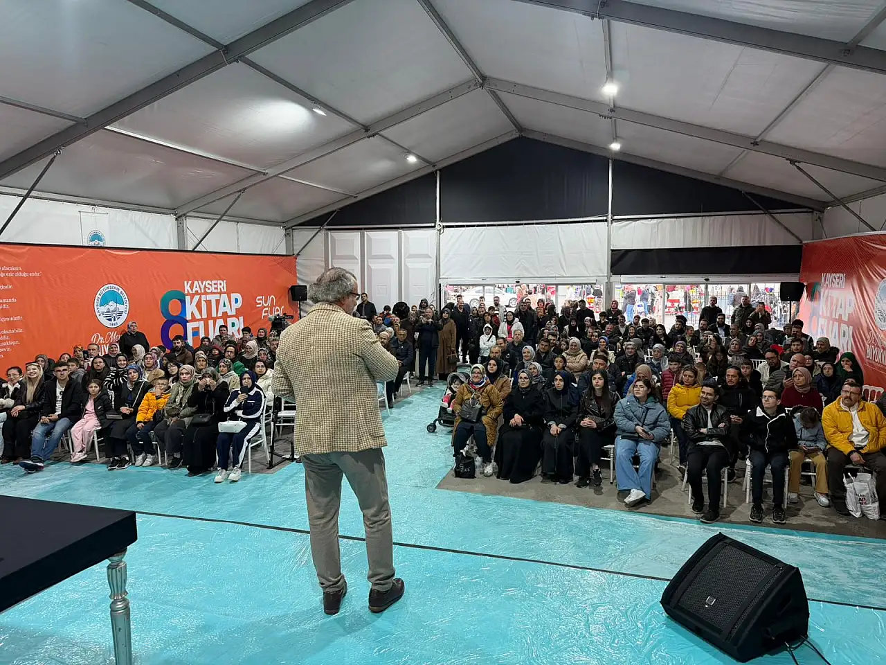 Büyükşehir'in 8. Kayseri Kitap Fuarı ilk 3 günde 269 bin kişiyi ağırladı