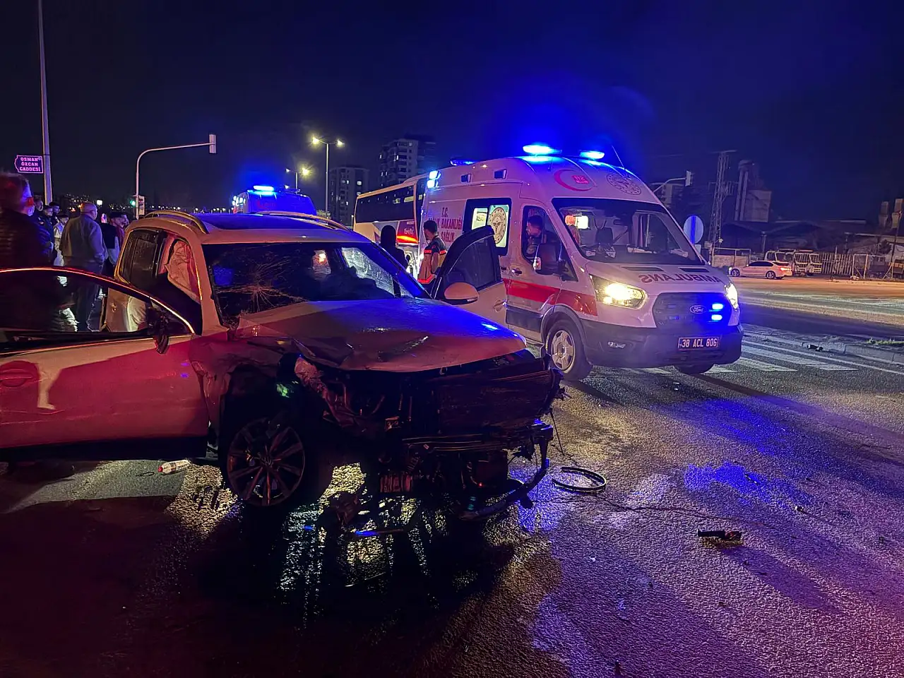 Kayseri'de trafik kazası: 3'ü ağır 4 yaralı