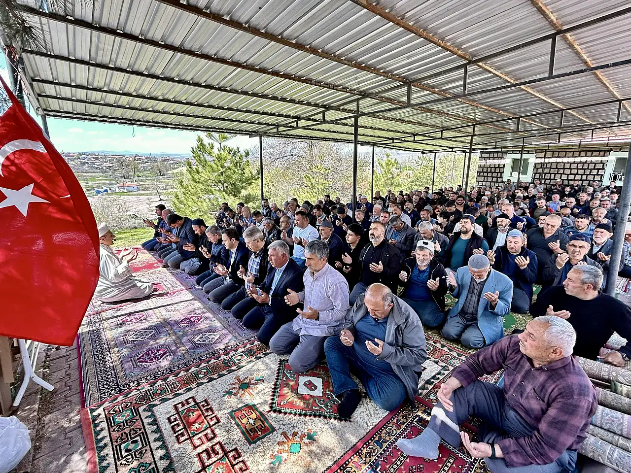 Kayseri'de eller yağmur duası için semaya açıldı!