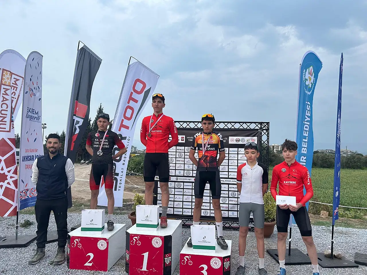 Kayserili sporculardan Manisa'da önemli başarı