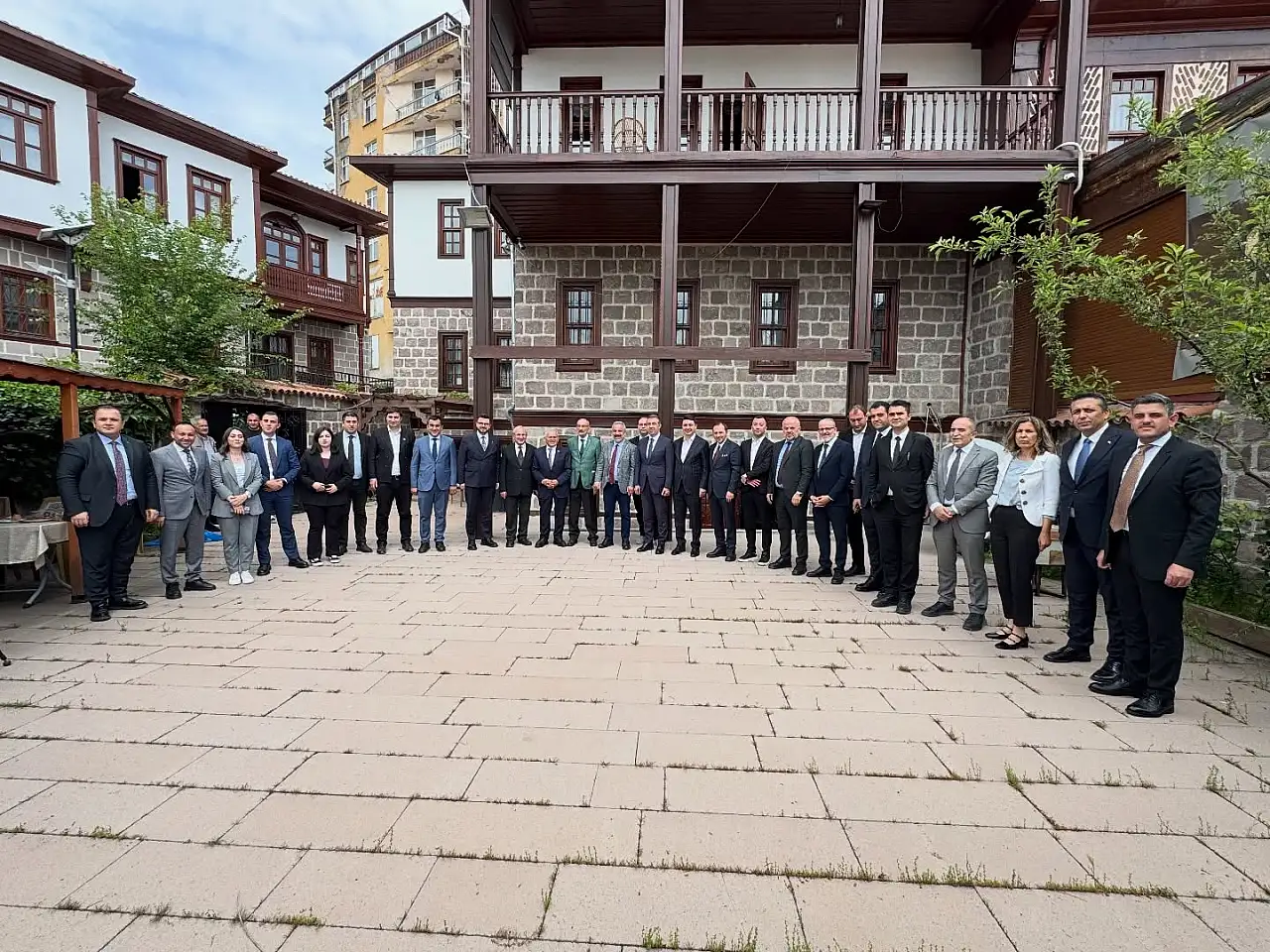 Başkan Büyükkılıç gazetecilere Kayseri'nin altın çağını anlattı