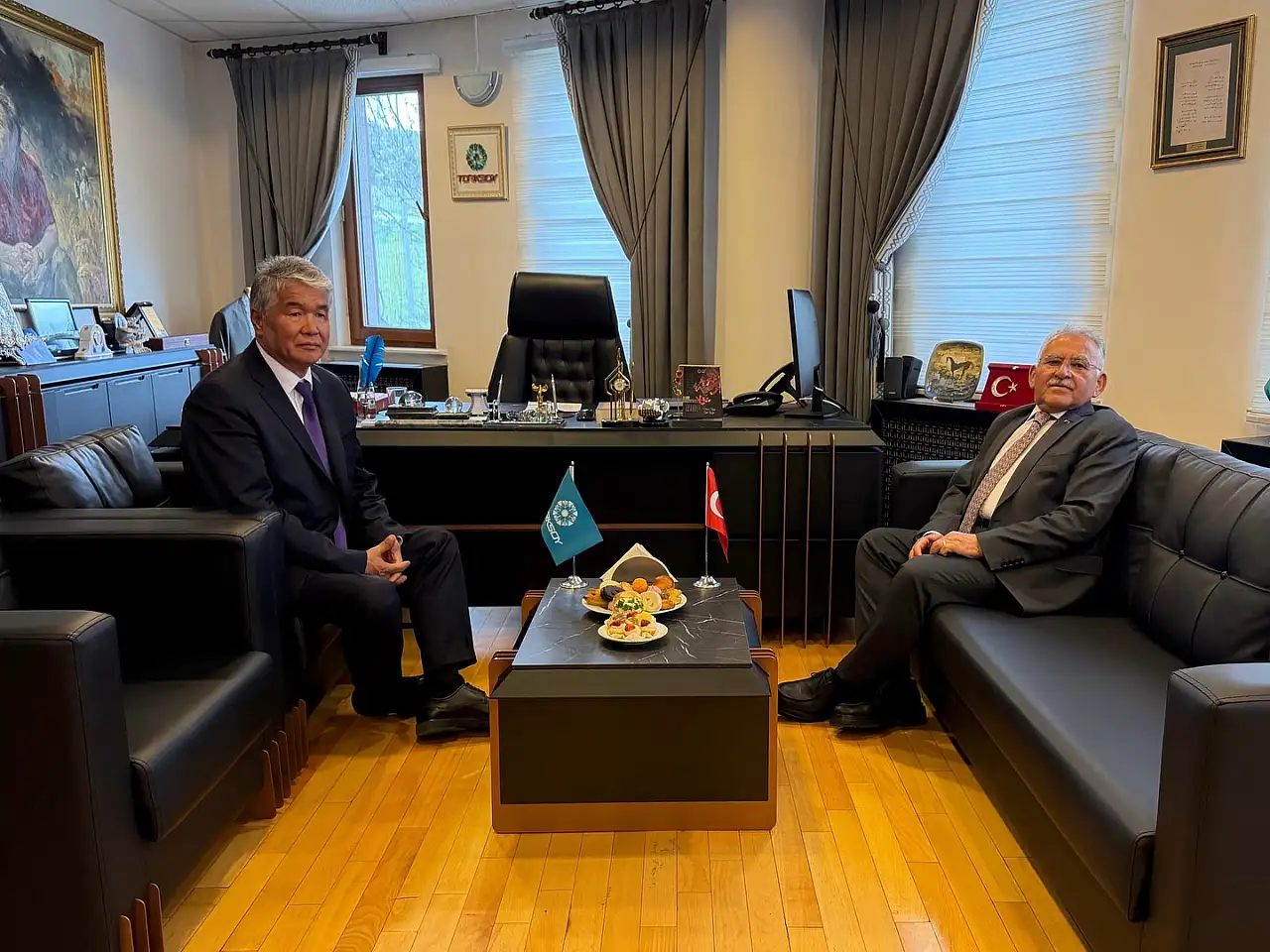 Başkan Büyükkılıç, Ankara'da Türksoy Heyeti ile bir araya geldi