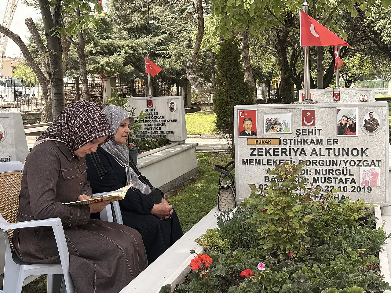 Kayseri'nin şehit anneleri oğullarının kabirlerini ziyaret etti
