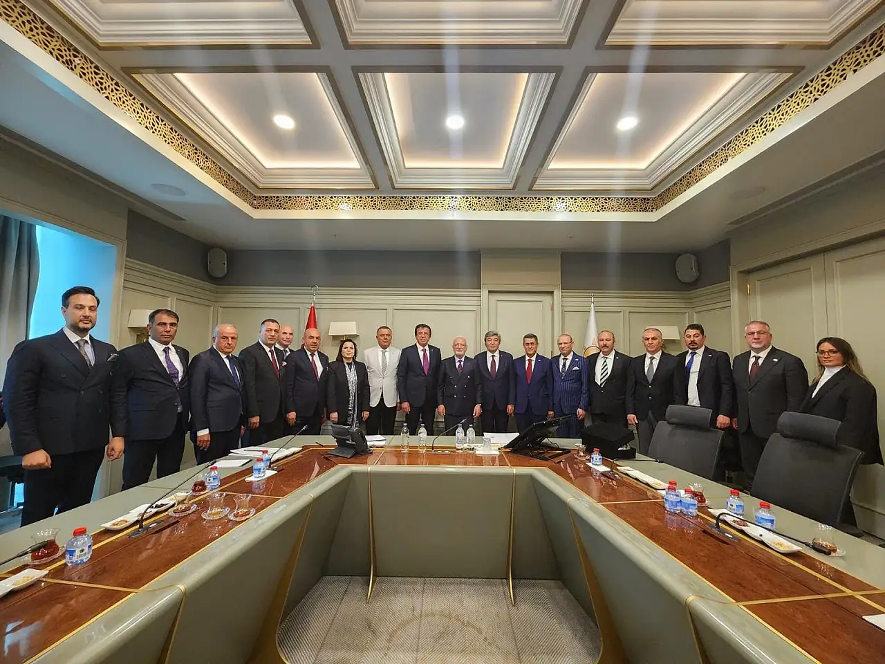 UND yönetiminden Ankara'da dev lojistik çıkarması