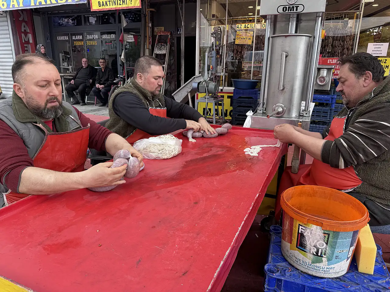 Kayseri'de 40 yıllık kasaptan evlik sucuk tüyoları