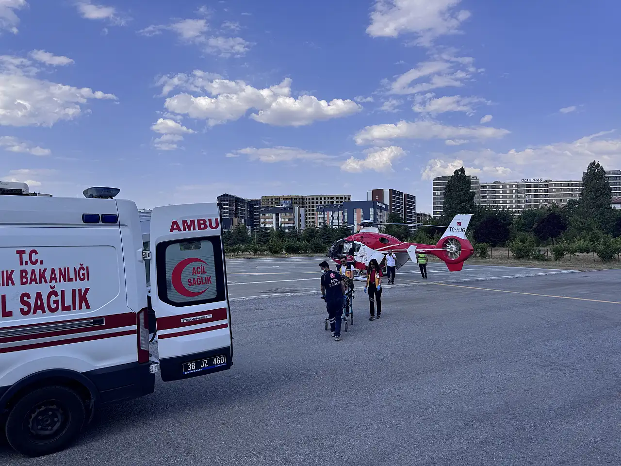 Kayseri'de zamanla yarış! 81 Yaşındaki hasta için helikopter havalandı