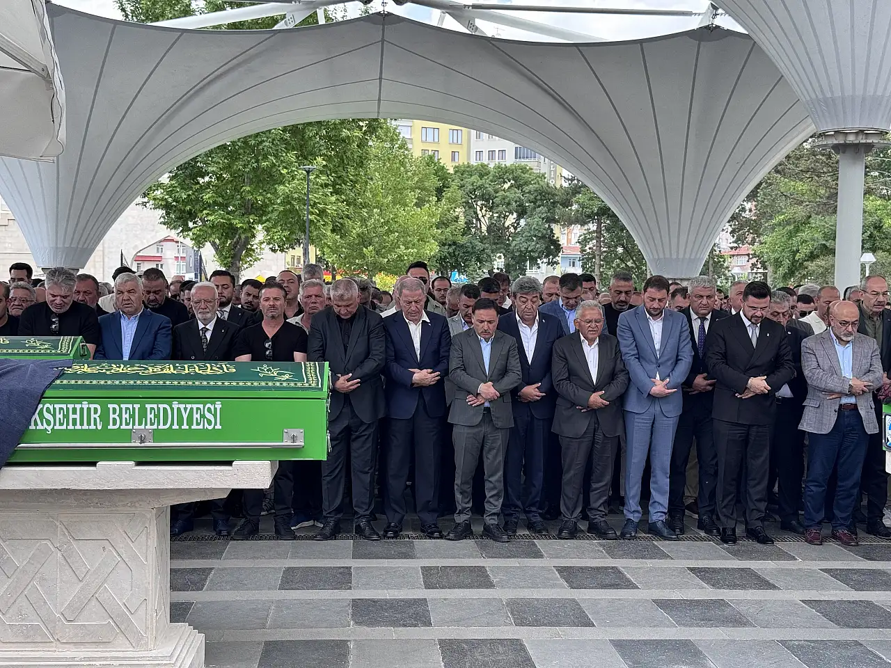 Başkan Arar'ın babası son yolculuğuna uğurlandı