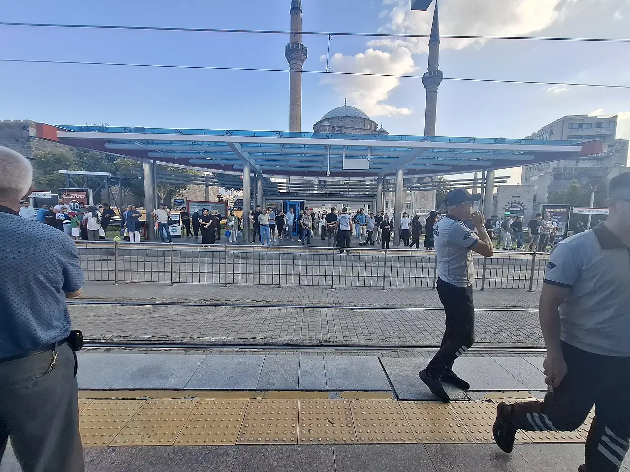 Kayserililer dikkat! Cumhuriyet Meydanı'nda alıştığınız geçiş artık yok