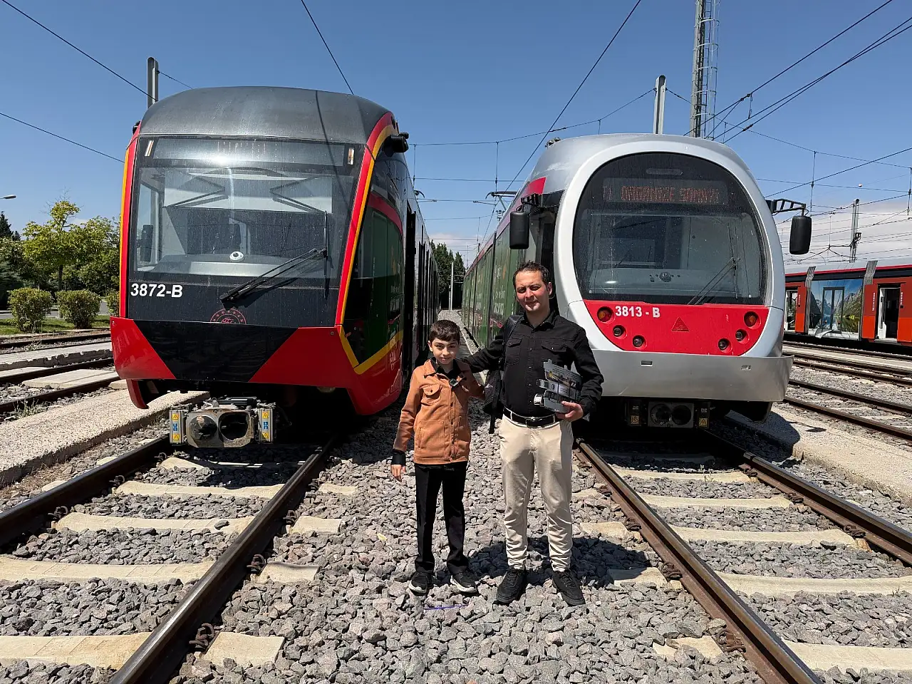 Miraç'ın hayali gerçek oldu: Tramvay sevgisi görenleri şaşırttı!