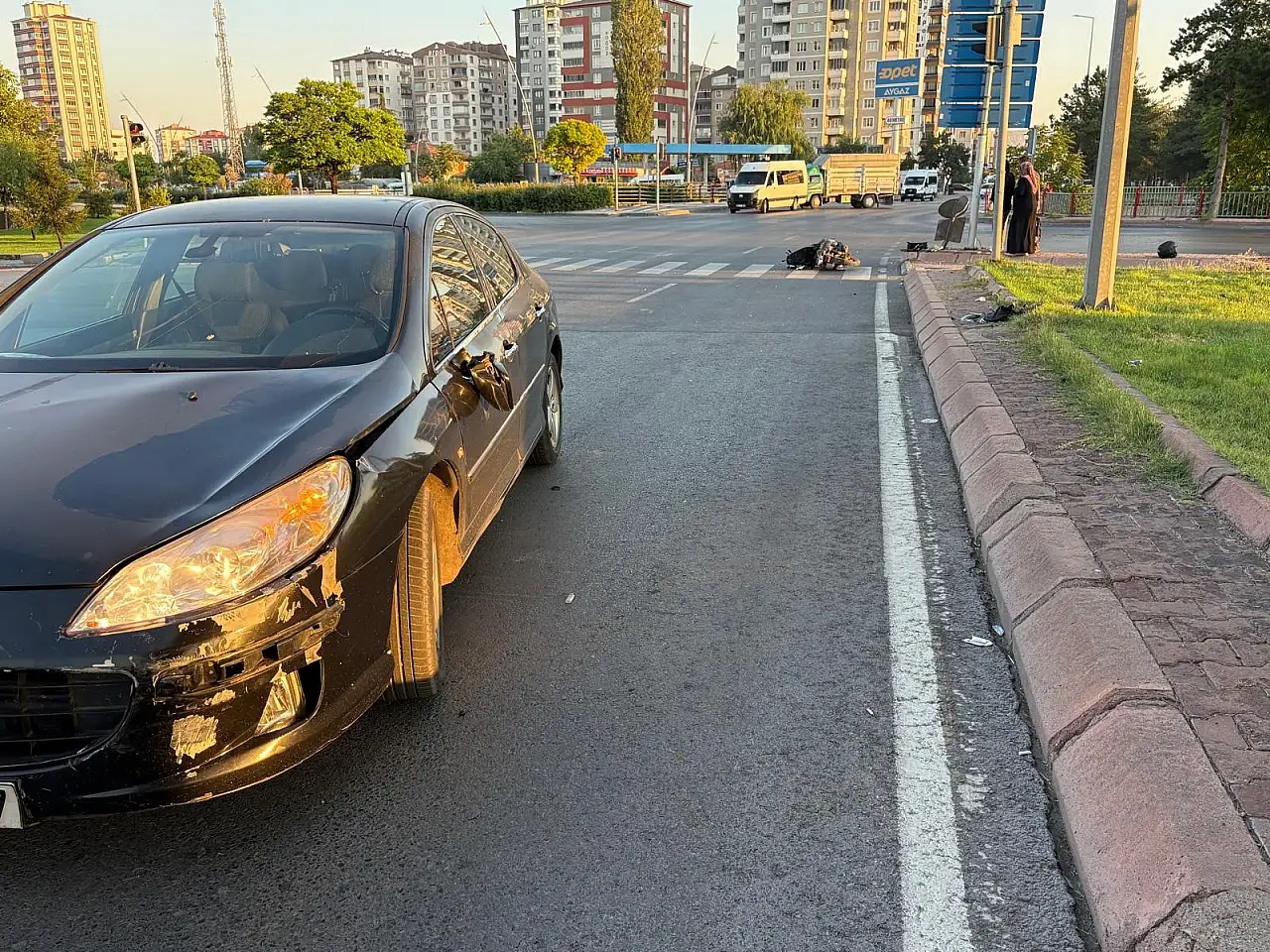 Kayseri'de otomobilin çarptığı motosiklet sürücüsü ağır yaralandı