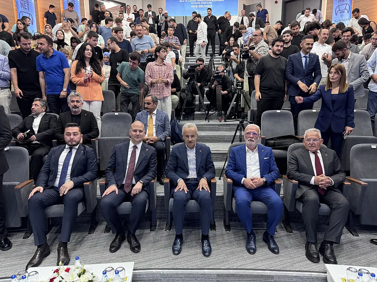 Bakan Uraloğlu Kayseri'de gençlere anlattı: 'Matematikten geçemezken mühendis oldum'