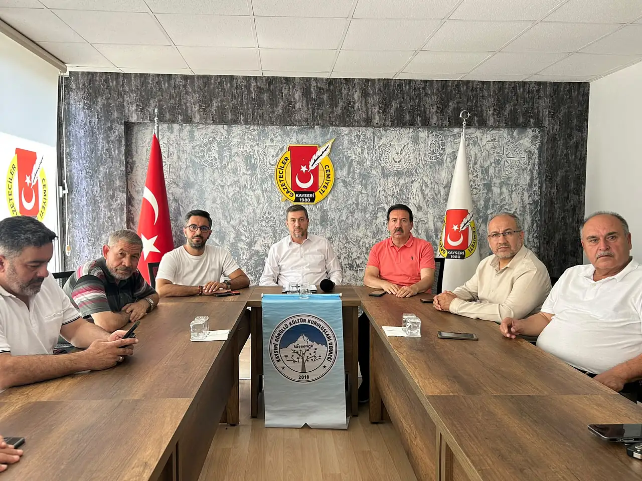 Kayseri'den ''cinsiyetsizleştirme dayatması'' tepkisi: Gönüllü Kültür Kuruluşları çok sert tepki gösterdi!