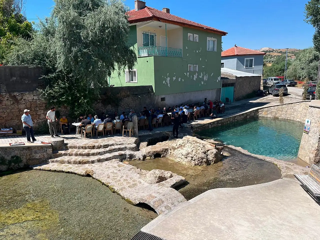 Kayseri'de Belediye Başkanı paçaları sıvadı temizliğe başladı!