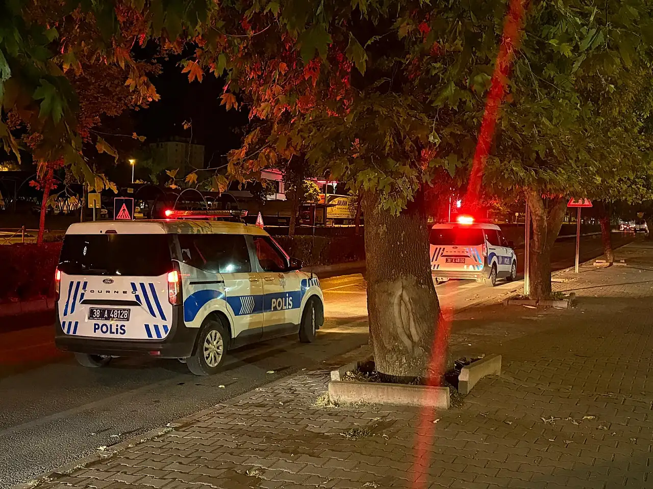 Trafikte 'yan bakma' kavgası kötü bitti: 1 kişi yaralandı!