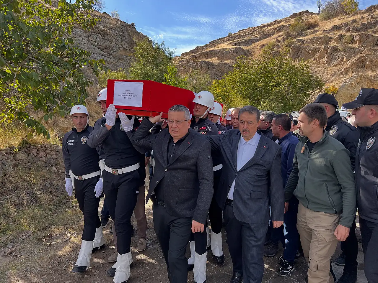 Van'da hayatını kaybeden polis memuru Kayseri'de toprağa verildi