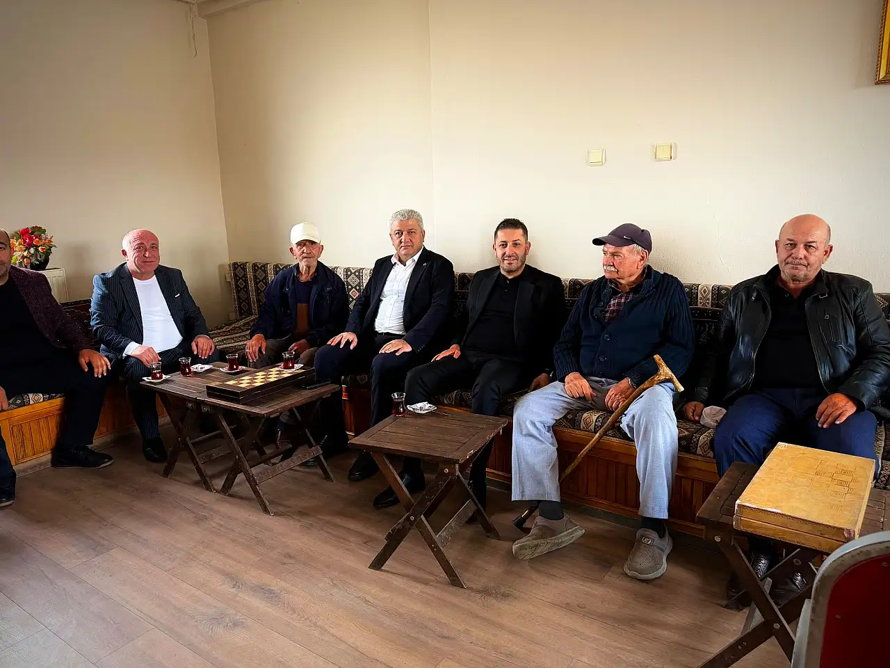 MHP Kayseri'de düğmeye bastı: Telefon görüşmesinden iki yatırım çıktı!