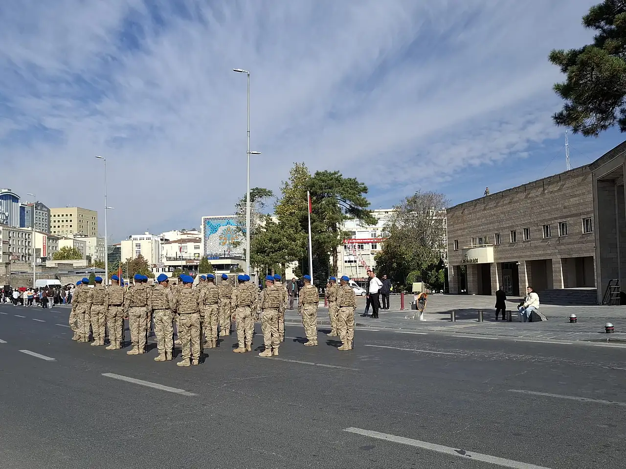 Kayseri'de öğrenci ve çalışanlara tatil müjdesi! Saat 13.00'te başlayacak